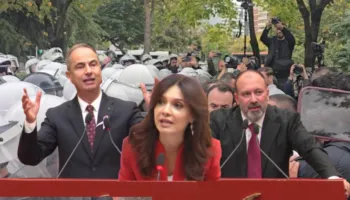 Nga protesta te mesazhi i Spiropalit/ PD: Po asgjësoni 15 bashki, duhet referendum! PS: Asnjë shërbim nuk largohet