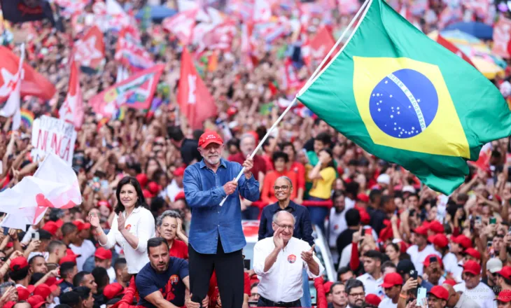 Nga Serbia në Brazil/ Si po i ndryshojnë rrjetet sociale zgjedhjet? Zbulohet strategjia e studentëve që sfidoi Vuçiçin