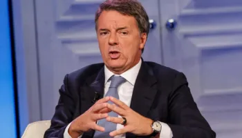 NGA TIRANA NË MILANO, FLAMURI SHQIPTAR MES TRAZIRAVE / RENZI: KUSH GODIT POLICINË NUK ËSHTË REVOLUCIONAR