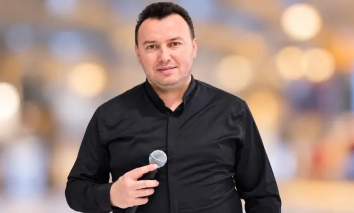 Ngacmonte të miturat/ Gjykata lë ‘arrest në shtëpi’ këngëtarin fierak – EMRI