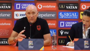 “Ngrini kokën çuna, kështu vazhdohet para”! Trajneri i Shqipërisë tregon se çfarë i tha lojtarëve pas Finlandës