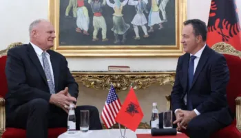 Niko Peleshi pret në Kuvend Ambasadorin e ri të SHBA-ve në Shqipëri, Eric Wendt