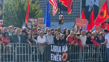 Nis protesta “Jo në emrin tim” në sheshin “Skënderbeu” në Prishtinë, mbështetje për katër ish-liderët e UÇK-së!