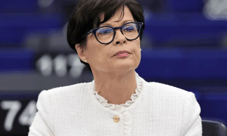 NJE KAFSHATE KAROTE/ INTEGRIM PERPARA ANETARESIMIT, 15 VITE NEN KONTROLL DHE MASA