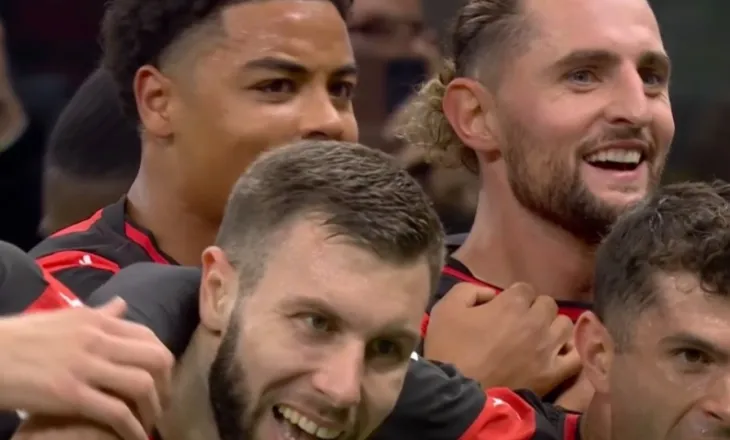 Një Milan spektakolar në derbi, dy gola të shpejtë të kuqezinjve ndaj Interit (video)