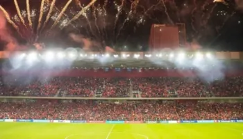 Nuk është Italia apo Anglia, por tifozët po mbushin stadiumin për Shqipërinë