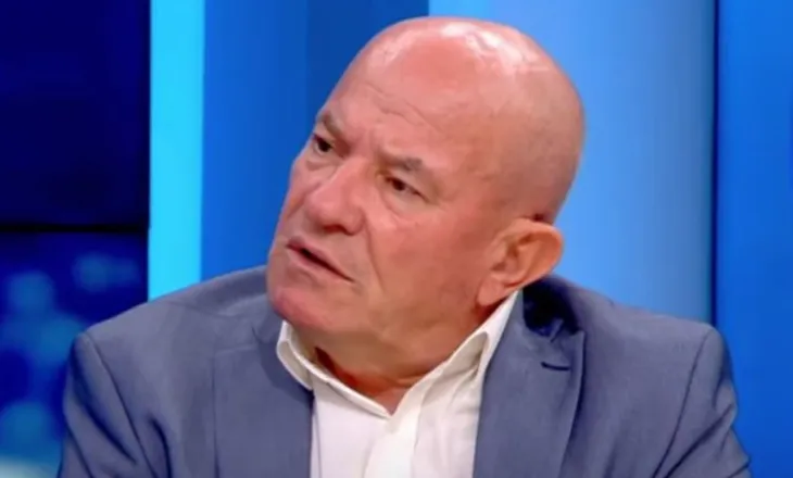 “Nuk janë studentë”- Analisti Meçe: Personat me maska janë pjesëtarë të grupit paramilitar të PD! me përfshirjen e Berishës…
