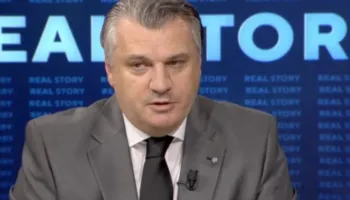 “Nuk kemi çfarë mësojmë nga protestat serbe”- Ish-ministri Bajrami: Gjëja më pozitive, mbyllja e kapitullit për politikanët e kohës së Millosheviçit!
