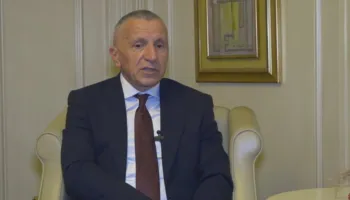 “Nuk kërcënoj askënd”- Deputeti Kamberi i përgjigjet Vuçiçit: “Nuk do vrasim 100 serbë për 1 shqiptar!