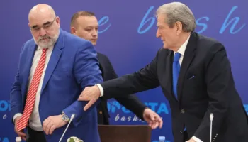 “Nuk punon për mua!”- Berisha e prezantoi në fushatë si “njeriun e Trump”, Presidenti amerikan distancohet nga LaCivita! Loboi dhe vizën 6 mln USD