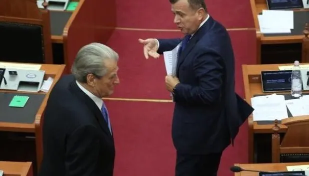 “Nuk qëndrohet më në këtë Parlament!”- Berisha paralajmëron bojkot? Balla e këshillon: Uroj të mos e merrni atë vendim!