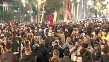 Nuk terhiqen/ Studentët dhe pedagogët protestojnë sërish sot në orën 14:00 te Ministria e Arsimit