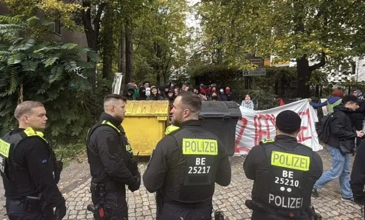 Nxënësit bllokojnë shkollat në Berlin në solidaritet me protestat studentore në Francë