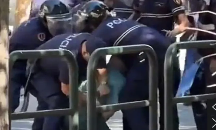 Pamje të rënda nga Tirana! Grupi i policëve rrethon dhe shtrin përtokë burrin e moshuar
