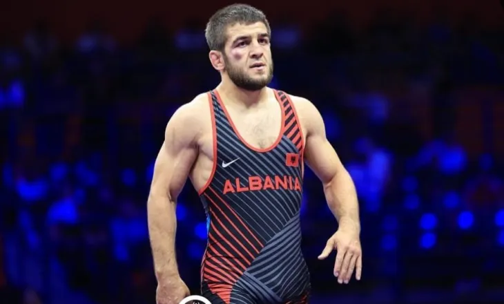 Paraqitje dinjitoze e Abakarov në Botërorin e Mundjes, bie në finalen e vogël