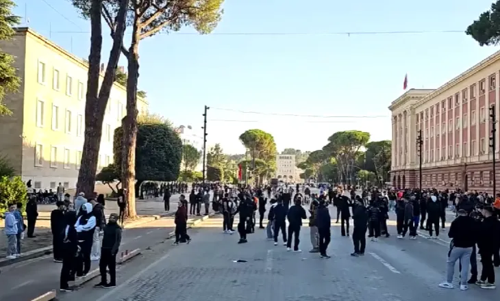 Pas 7 ditësh luftë, situatë e qetë dhe e paqtë te Kryeministria