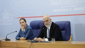 Pas dhunes ekstreme pa kursyer as shkolla, kisha e xhami, Rama vazhdon sulmon sërish studentët