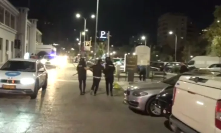 Pas dhunës në protestë, policia zbarkon në disa zona të Tiranës, nis shoqërimet e protestuesve