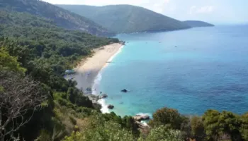 Pas disa orësh kërkimesh, shpëtohet turisti i huaj në Himarë