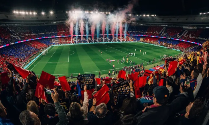 Pas humbjes në “El Clasico”, Barcelona merr lajmin tjetër të keq. Flick bëhet me dhimbje koke