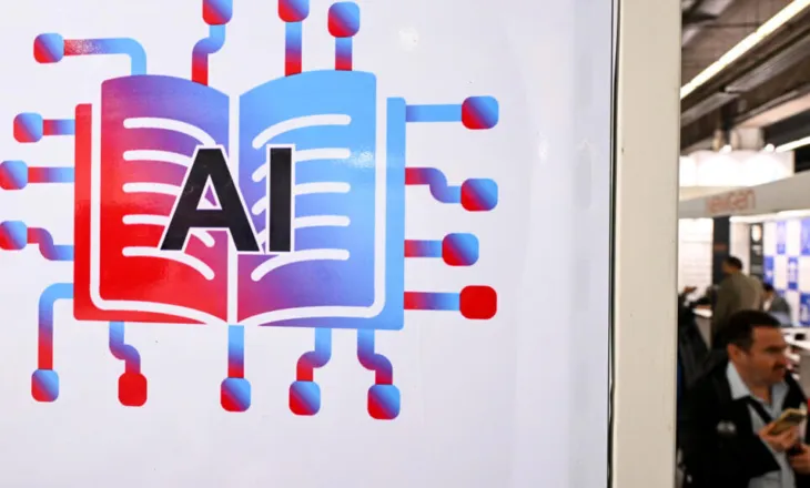 Pas skandaleve me IA, etiketat ‘shkruar nga njerëzit’ po fitojnë terren
