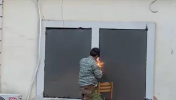 Pas tensioneve dhe përplasjeve, Bashkia e Shkodrës blindon godinën në prag të protestës së nesërme