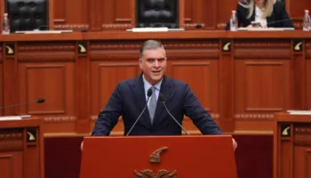 Patriot ose tradhtar!’/ Tedi Blushi: Çdo deputet do të mbahet shënim për qëndrimin dhe votën