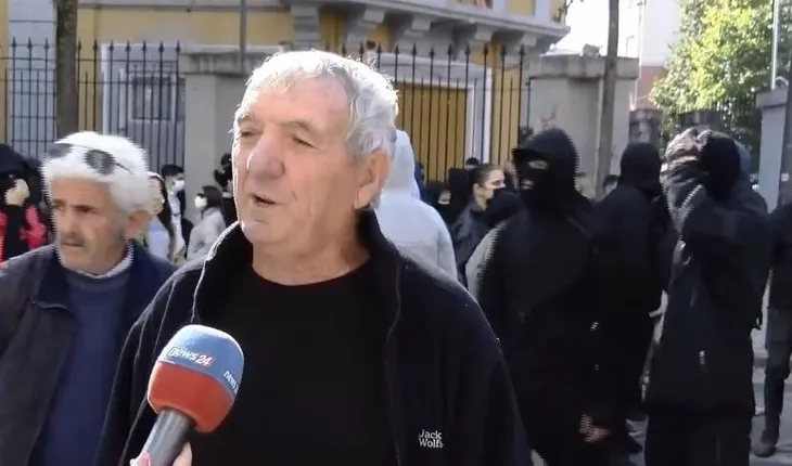 Pensionistët i bashkohet protestës së studentëve: Rama e futi popullin në luftë, duhet të shporret një orë e më parë