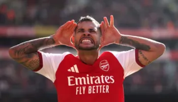 Periudha e pushimit i ka bërë mirë. Arsenal përmbys Leeds dhe rikthehet te fitorja (video)