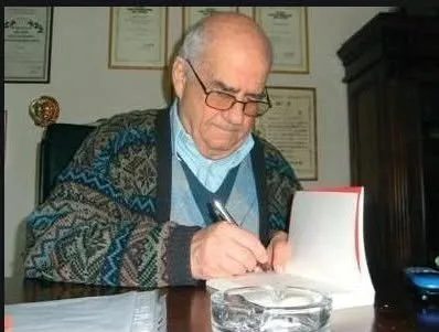 Përkujtohet shkrimtari e skenaristi i shquar, Dhimitër Xhuvani