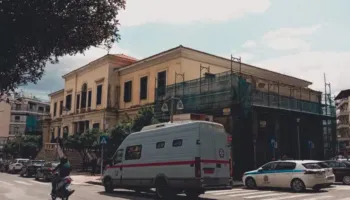 Përleshja e përgjakshme në burgun grek, dy shqiptarë mes të akuzuarve, zhvillime të reja nga hetimet
