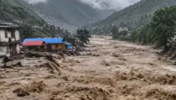 Përmbytje sërish në Nepal, dhjetëra shtëpi rrëmbehen nga ujërat, 5 persona të zhdukur