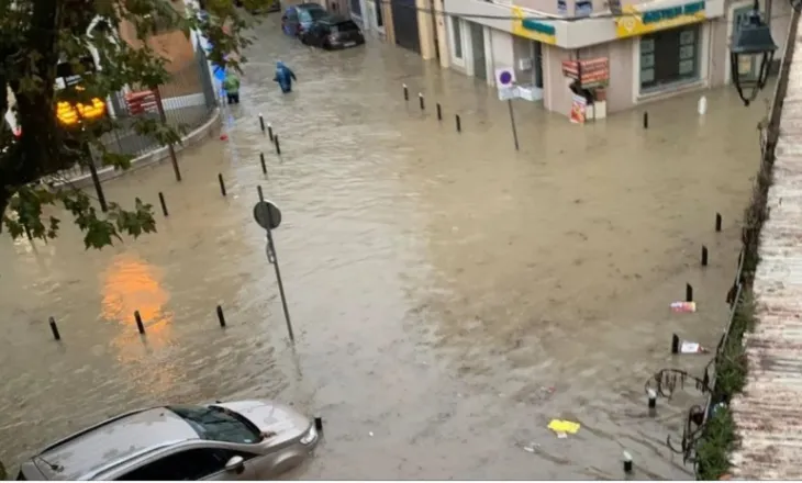 Përmbytje vdekjeprurëse në jug të Francës, tre viktima dhe qindra të evakuuar