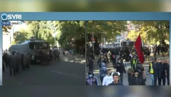 Përplasja me ujë dhe gaz lotësjellës te Rruga e Durrësit/ Policia po zhvendos protestuesit drejt Kryeministrisë