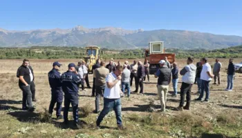 Përplasje në Gjoricë për parkun fotovoltaik, banorët bllokojnë nisjen e punimeve