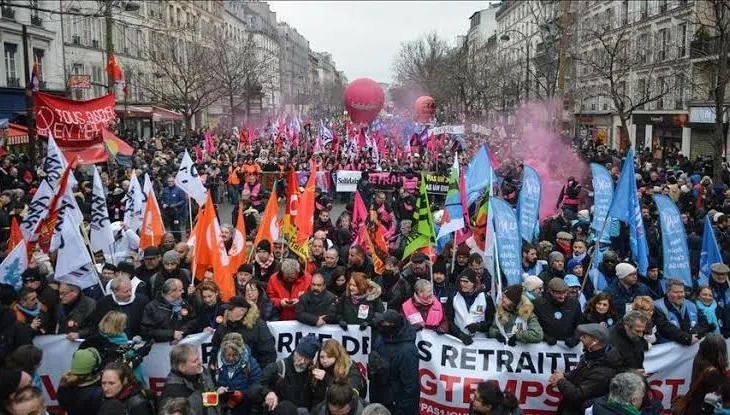 Përshkallëzohen protestat e nxënësve në Francë, mbyllen 400 shkolla