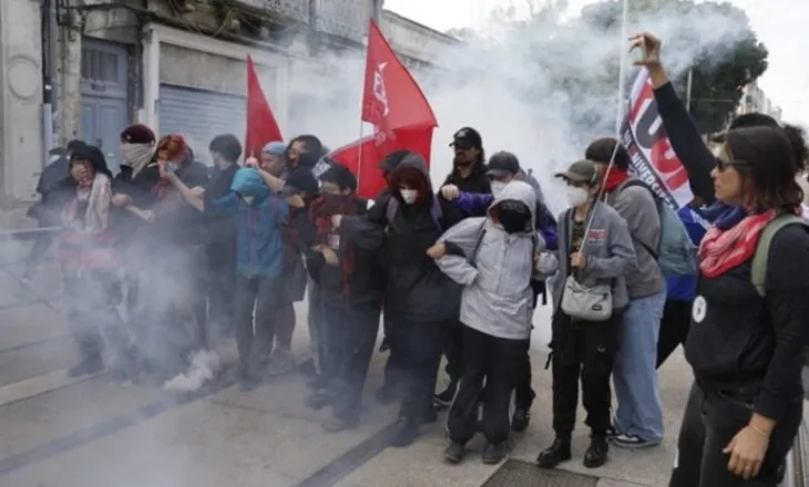 Përshkallëzohen protestat e të rinjve, Franca në kaos! 1747 të arrestuar vetëm ditën e djeshme!