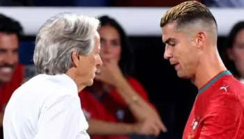 Piers Morgan zbulon prapaskenat: Ronaldo u ndje i tradhtuar, i tha trajnerit ‘ik pirdhu’ dhe u largua
