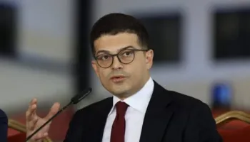 Pirro Vëngu ngre akuza ndaj pedagogëve: Kërcënojnë studentët me ulje notash nëse nuk protestojnë