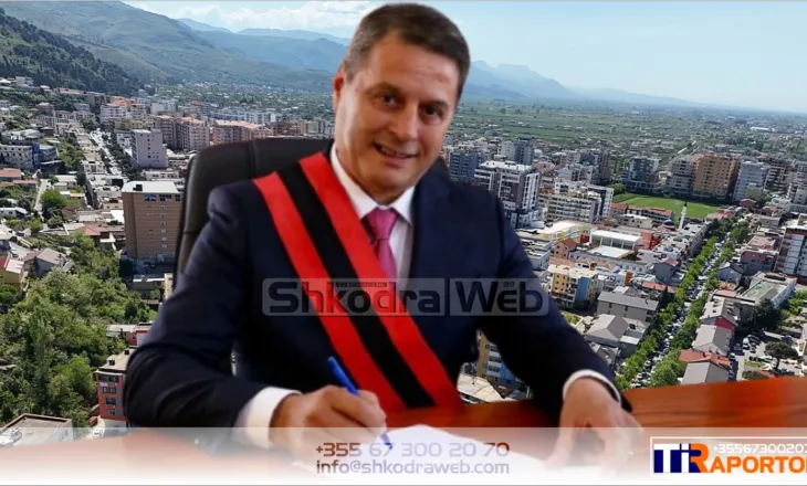 Pjerin Ndreu, kryebashkiaku i parë që zyrtarizon rikandidimin për një mandat të tretë në Lezhë…