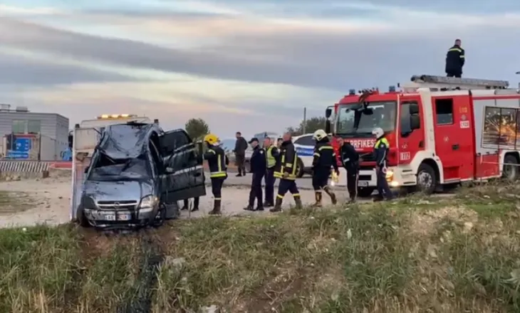 Po i arratiseshin Policisë, aksidentohen dy të rinj në autostradën Durrës-Tiranë! Makina përfundon në kanal, po bënin manovra të rrezikshme
