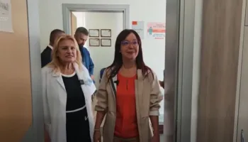 “Po punojmë të kemi edhe sistem AI”- Vaksinimi HPV në të gjithë vendin, Spahiu inspektim në Lushnjë: Mbrojtje më e gjerë, parandalim më i fortë