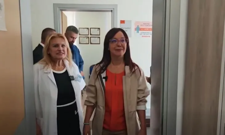 “Po punojmë të kemi edhe sistem AI”- Vaksinimi HPV në të gjithë vendin, Spahiu inspektim në Lushnjë: Mbrojtje më e gjerë, parandalim më i fortë
