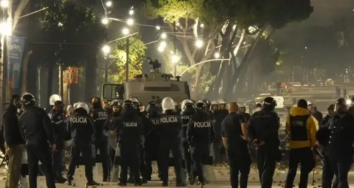 “Po synohet kaosi social”- Eksperti i sigurisë: Pse po prishen semaforët? Policia duhet të ketë një plan menaxhimi
