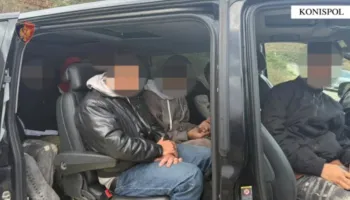 Po trafikonte me furgon 11 emigrantë nga Irani dhe Iraku për 2500 euro, arrestohet në Konispol i riu nga Lushnja! Itinerari, nga Greqia drejt Italisë