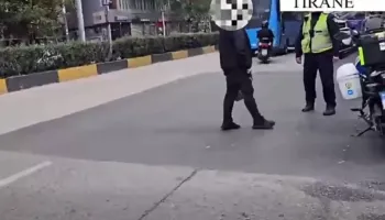 Policia e Tiranës gjobit 78 këmbësorë, ja shkeljet që kanë kryer (Pamjet)