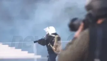 Policia qëllon me plumba manovër protestuesit