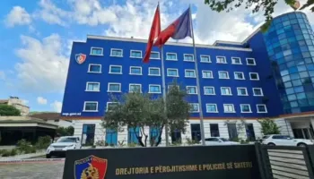 Policia reagon për incidentin te PD: Efektivët u sulmuan me molotovë, përdorëm gaz lotsjellës