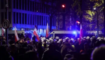 Poloni, pezullohet kreu i Kushtetueses! Proteston opozita, kryeministri Tusk: Duam pavarësinë e gjyqësorit!