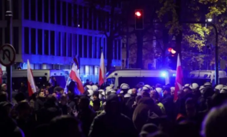 Poloni, pezullohet kreu i Kushtetueses! Proteston opozita, kryeministri Tusk: Duam pavarësinë e gjyqësorit!